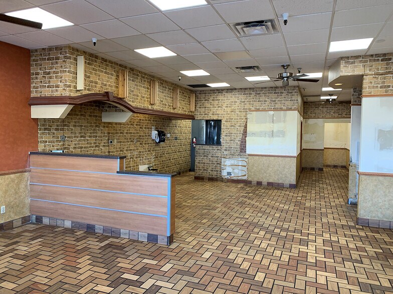 5555 Zuni Rd SE, Albuquerque, NM à louer - Photo intérieure – Image 3 sur 12