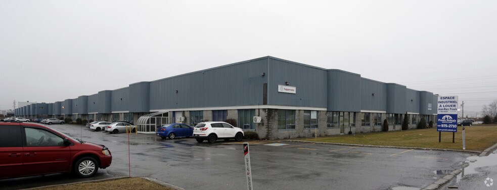 3460-3572 Francis-Hughes Ave, Laval, QC à louer - Photo principale – Image 1 sur 2