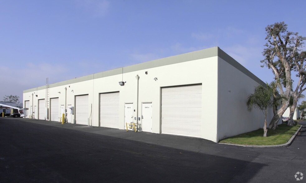 6860 Orangethorpe Ave, Buena Park, CA à louer - Photo de l’immeuble – Image 2 sur 4