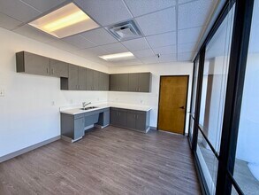 1202 Avenue T, Grand Prairie, TX à louer Photo intérieure– Image 2 sur 10