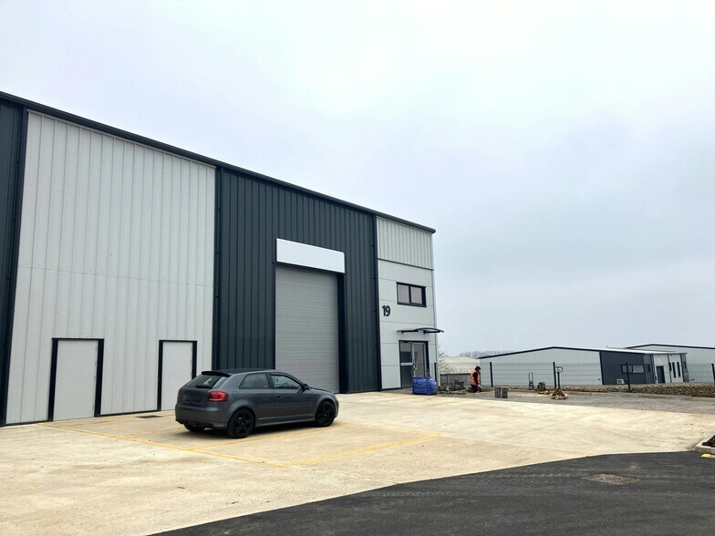 Witham Court, Yaxley à louer - Photo de l’immeuble – Image 3 sur 14