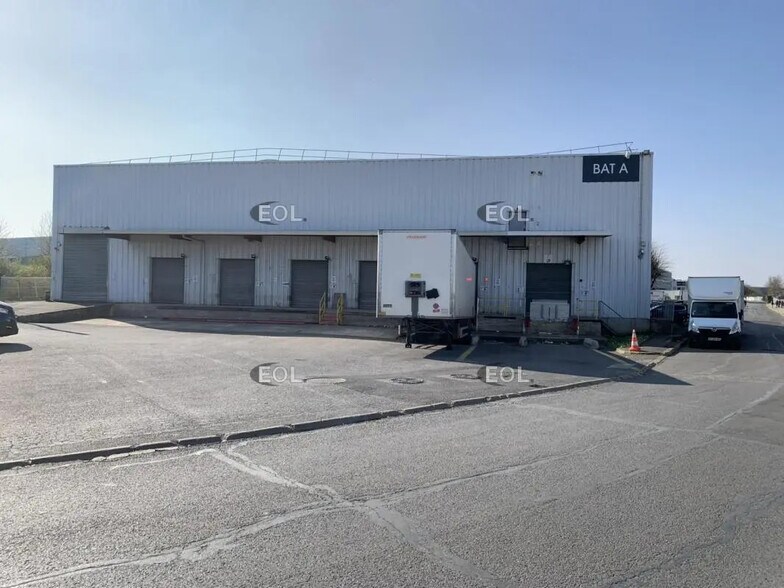 Industriel/Logistique dans Sucy-en-Brie à louer - Photo de l’immeuble – Image 1 sur 7