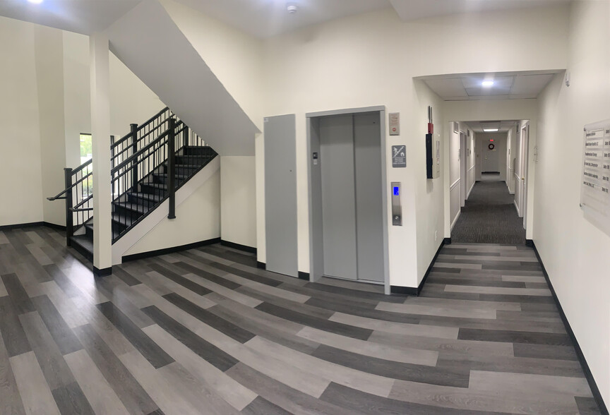 7061 Corporate Way, Centerville, OH à louer - Hall d’entrée – Image 3 sur 5
