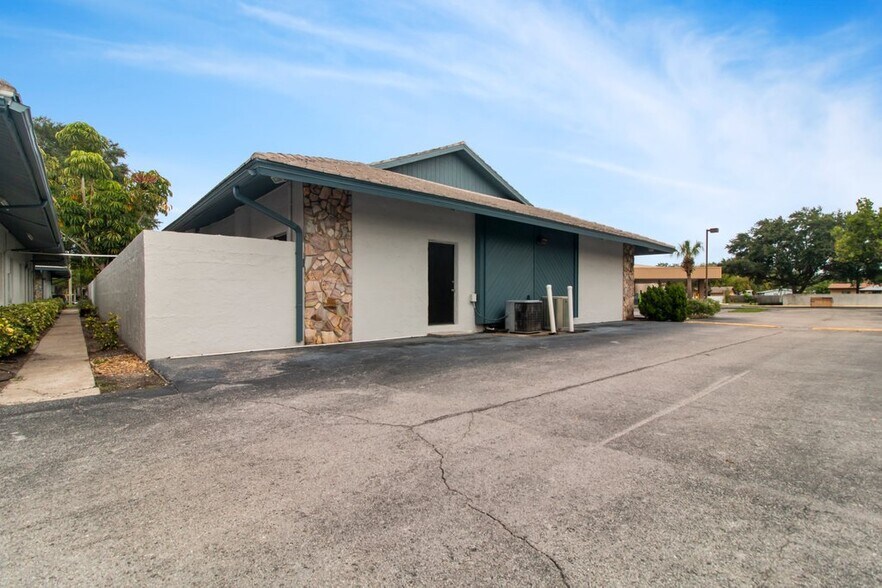 3301 66th St N, Saint Petersburg, FL à louer - Photo de l’immeuble – Image 3 sur 8