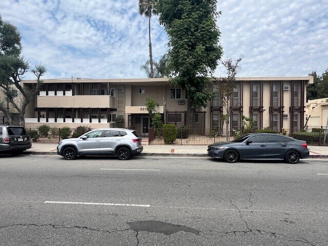 8615 Balboa Blvd, Northridge, CA à vendre - Photo de l’immeuble – Image 1 sur 21