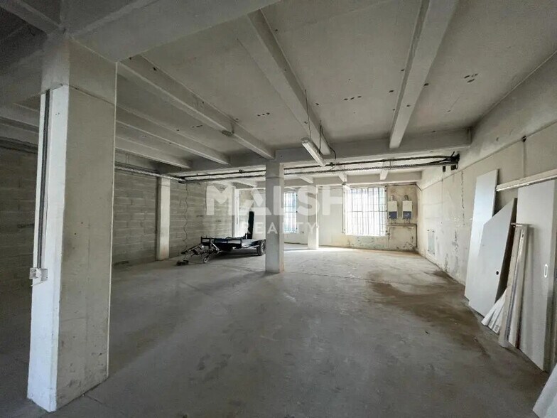 Local d'activités dans Saint-Fons à vendre - Photo de l’immeuble – Image 3 sur 12