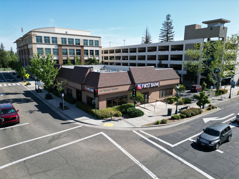 401 Vernon St, Roseville, CA à vendre - Photo principale – Image 1 sur 1
