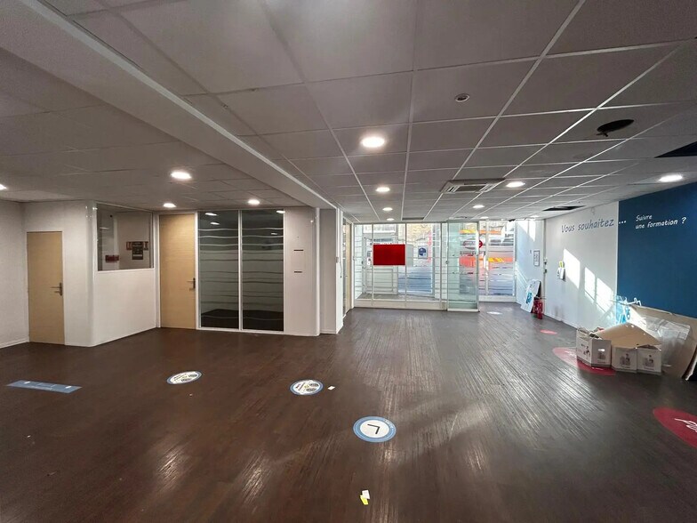 6 Rue Leon Gozlan, Marseille à louer - Photo de l’immeuble – Image 2 sur 10