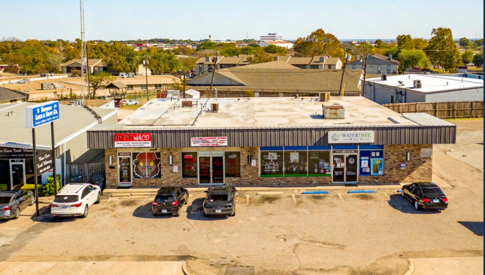 711-715 Lake Air Dr, Waco, TX à louer - Photo de l’immeuble – Image 2 sur 4