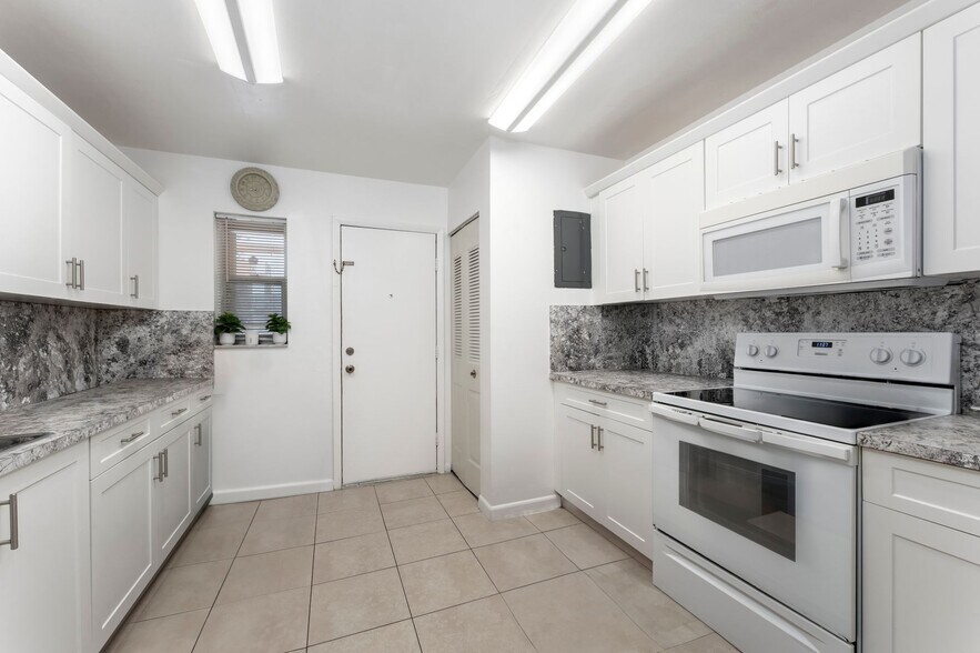 Four Residential Condo Investment Sale portefeuille de 3 biens à vendre sur LoopNet.fr - Photo intérieure – Image 2 sur 29