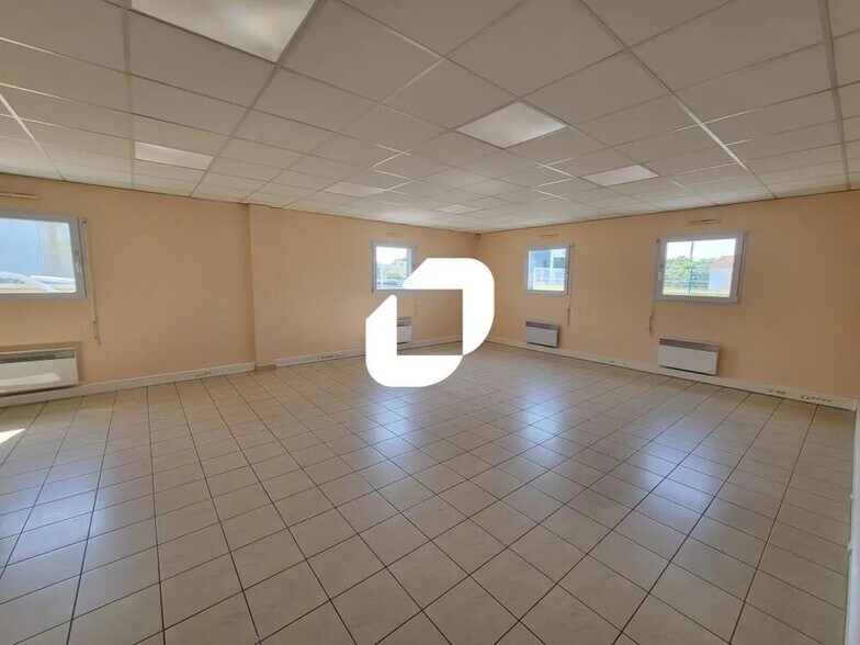 Bureau dans Basse-Goulaine à louer - Photo de l’immeuble – Image 3 sur 6