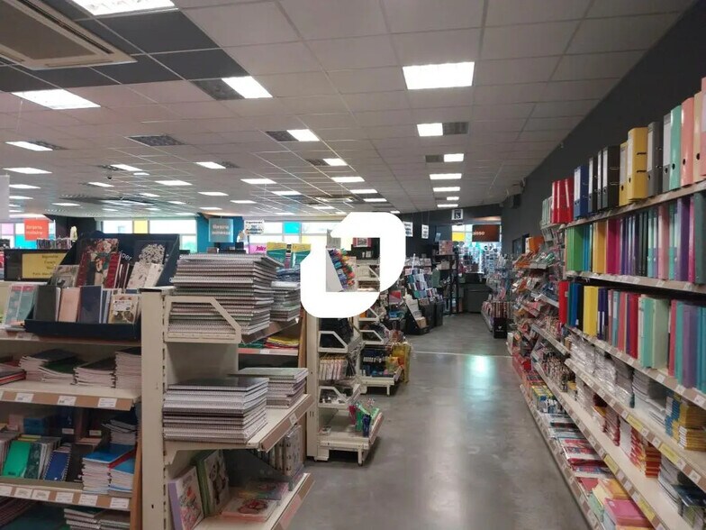 Local commercial dans Orvault à vendre - Photo de l’immeuble – Image 2 sur 8