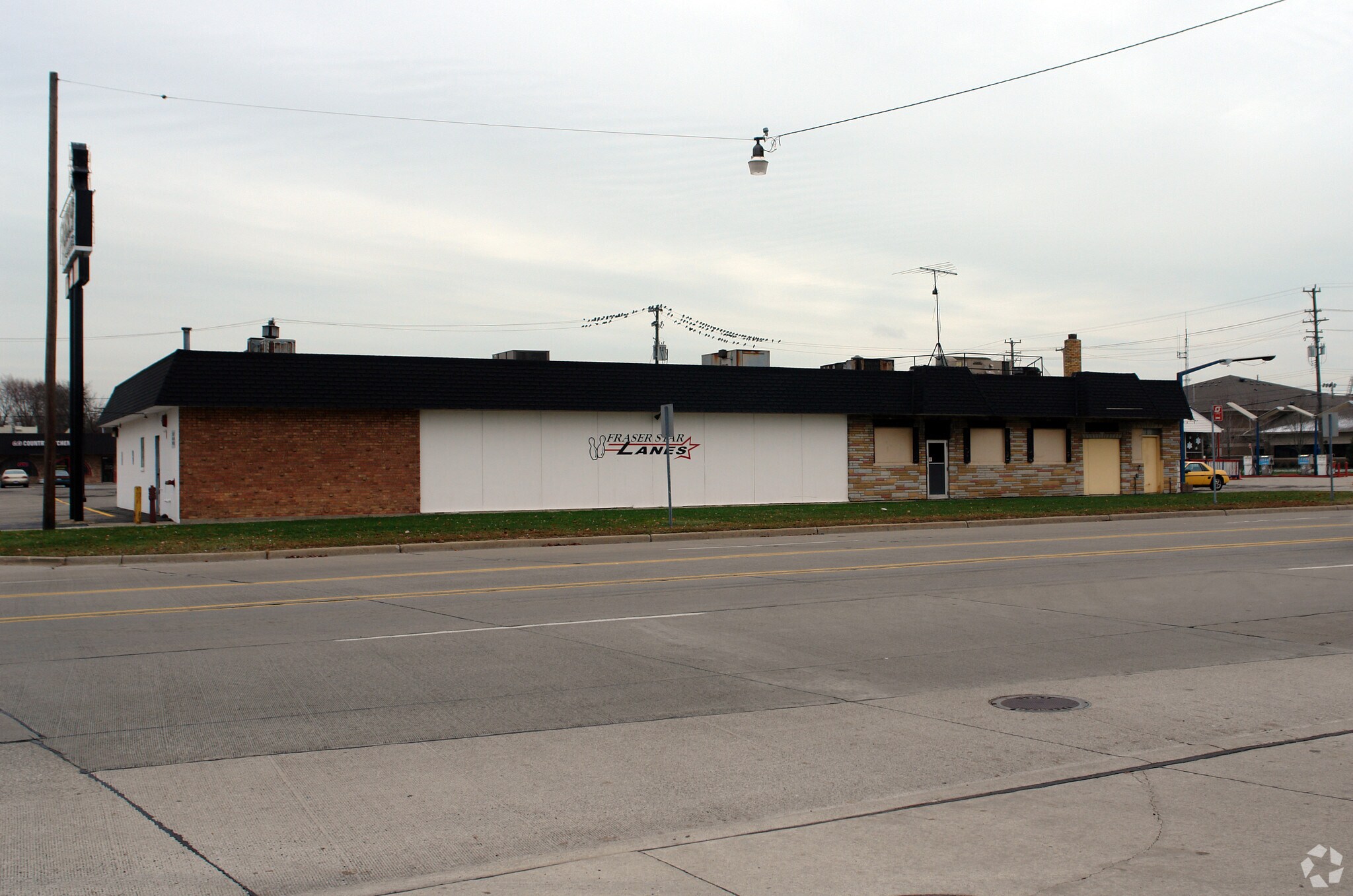 33042 Garfield Rd, Fraser, MI à vendre Photo principale– Image 1 sur 4