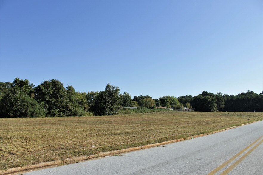 6192 Turner Lake Cir, Covington, GA à vendre - Photo de l’immeuble – Image 1 sur 9