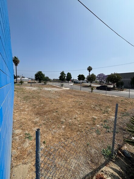 4027 Holt Blvd, Montclair, CA à louer - Autre – Image 1 sur 3