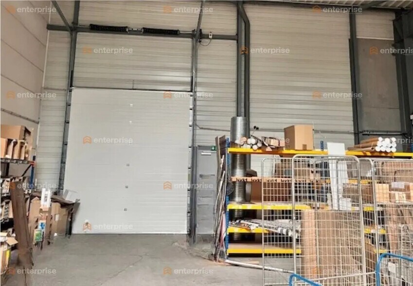 Local d’activités dans Marcq-en-Baroeul à louer - Photo de l’immeuble – Image 2 sur 5