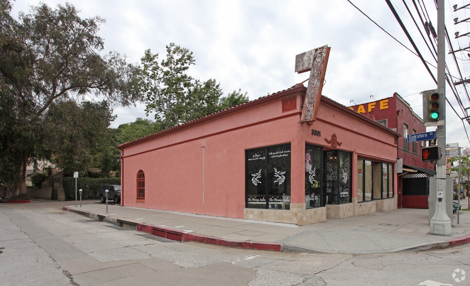 3301-3303 Cahuenga Blvd W, Los Angeles, CA à louer - Photo de l’immeuble – Image 3 sur 12