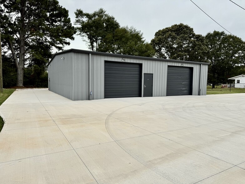 1714 Circle Rd, Easley, SC à vendre - Photo de l’immeuble – Image 1 sur 22