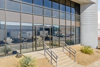 5302 W Buckeye Rd, Phoenix, AZ à louer Photo de l’immeuble– Image 2 sur 8