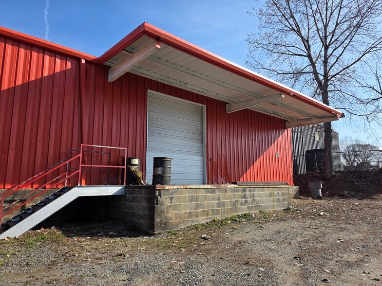 2839 Sparta Ave, Charlotte, NC à louer - Photo de l’immeuble – Image 3 sur 18