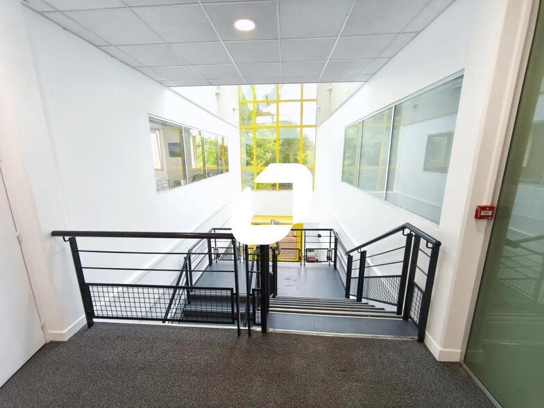 Bureau dans Créteil à louer - Photo de l’immeuble – Image 2 sur 5