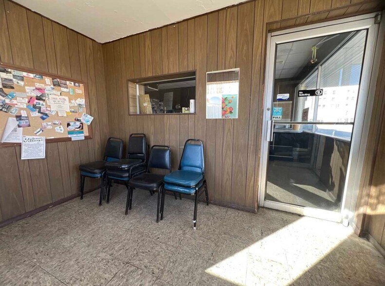 221 S Main St, Blackwell, OK à vendre - Photo intérieure – Image 3 sur 6