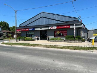 Plus de détails pour 926 High St, Peterborough, ON - Local commercial à vendre