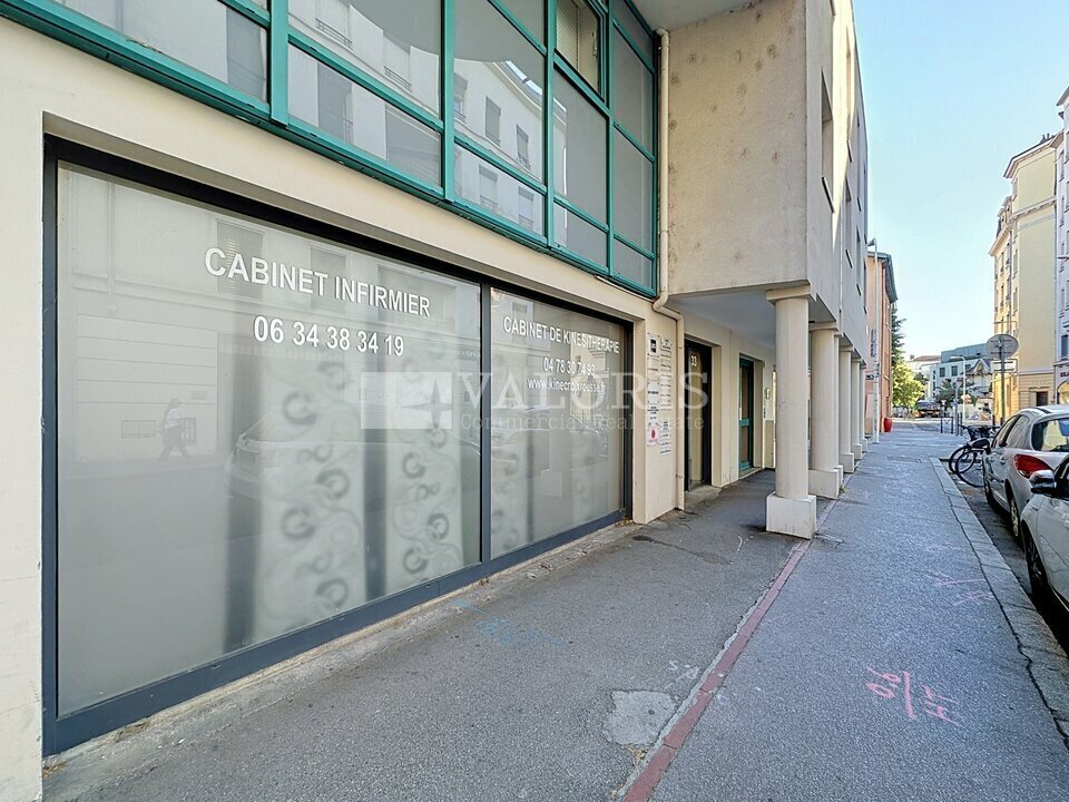 Local commercial dans Lyon à vendre Photo de l’immeuble– Image 1 sur 13