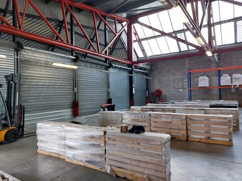 Industriel/Logistique dans La Farlède à louer - Photo de l’immeuble – Image 3 sur 5