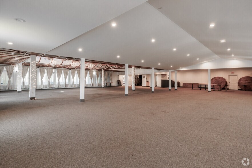 6108 Loomis Rd, Farmington, NY à louer - Photo intérieure – Image 3 sur 11