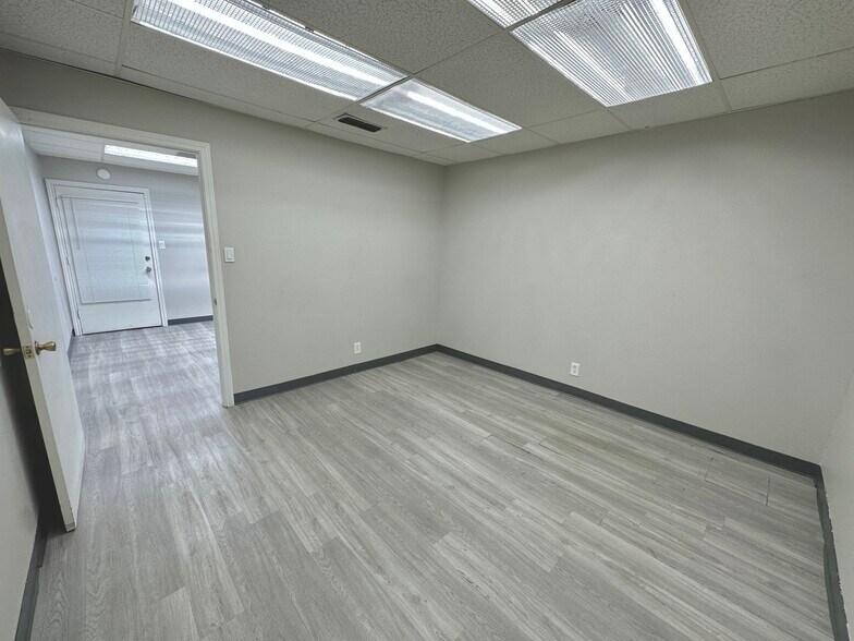 5001 Brentwood Stair Rd, Fort Worth, TX à louer - Photo de l’immeuble – Image 2 sur 5