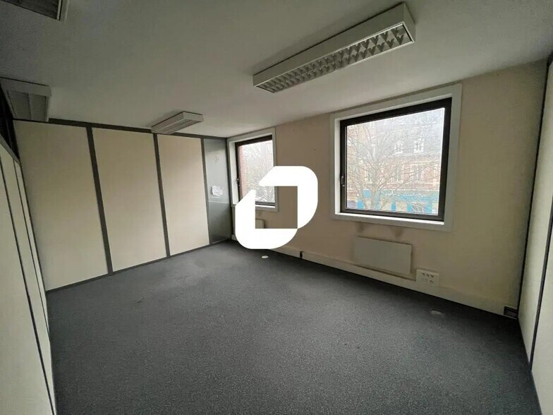 Bureau dans Arras à louer - Photo de l’immeuble – Image 1 sur 6