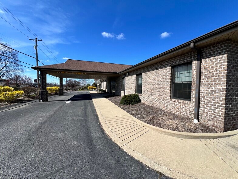 86 Coraopolis Rd, Coraopolis, PA à louer - Photo de l’immeuble – Image 2 sur 12