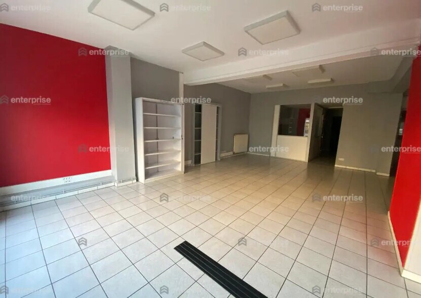 Local commercial dans Saint-Quentin à louer - Photo de l’immeuble – Image 3 sur 4