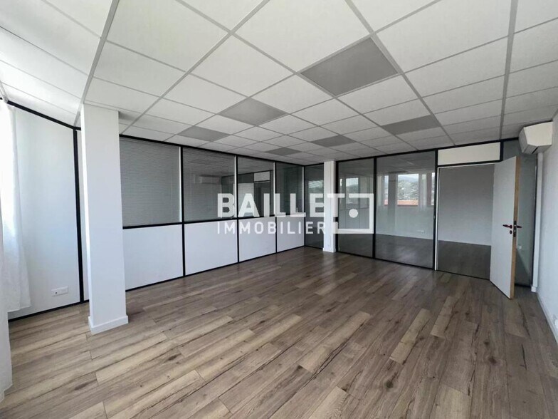 Bureau dans Grasse à louer - Photo intérieure – Image 3 sur 11