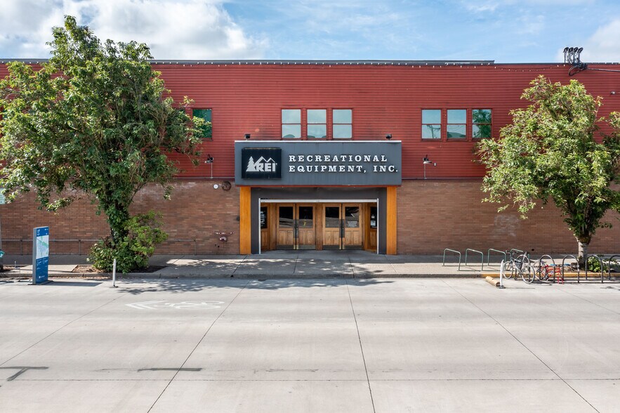 450 W 3rd Ave, Eugene, OR à louer - Photo principale – Image 1 sur 53