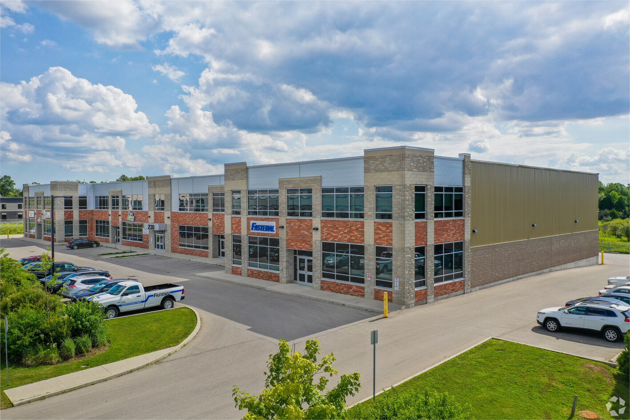 230 Hanlon Creek Blvd, Guelph, ON à louer Photo principale– Image 1 sur 4
