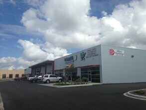 101 N McColl Rd, McAllen, TX à louer Photo de l’immeuble– Image 1 sur 1