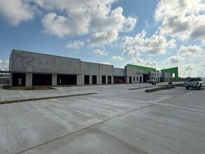 1320 W League City Pky, League City, TX à louer Photo intérieure– Image 1 sur 11