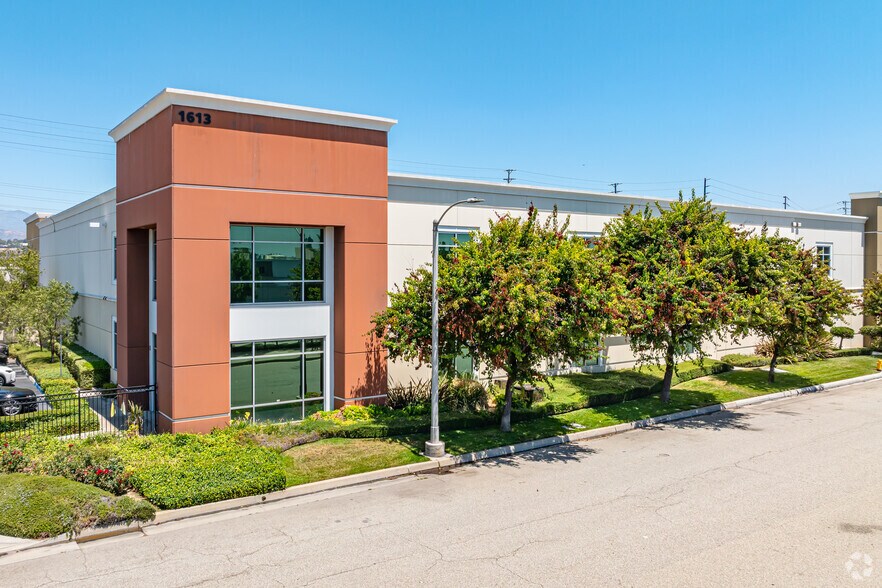1613 W 2nd St, Pomona, CA à louer - Photo principale – Image 1 sur 4