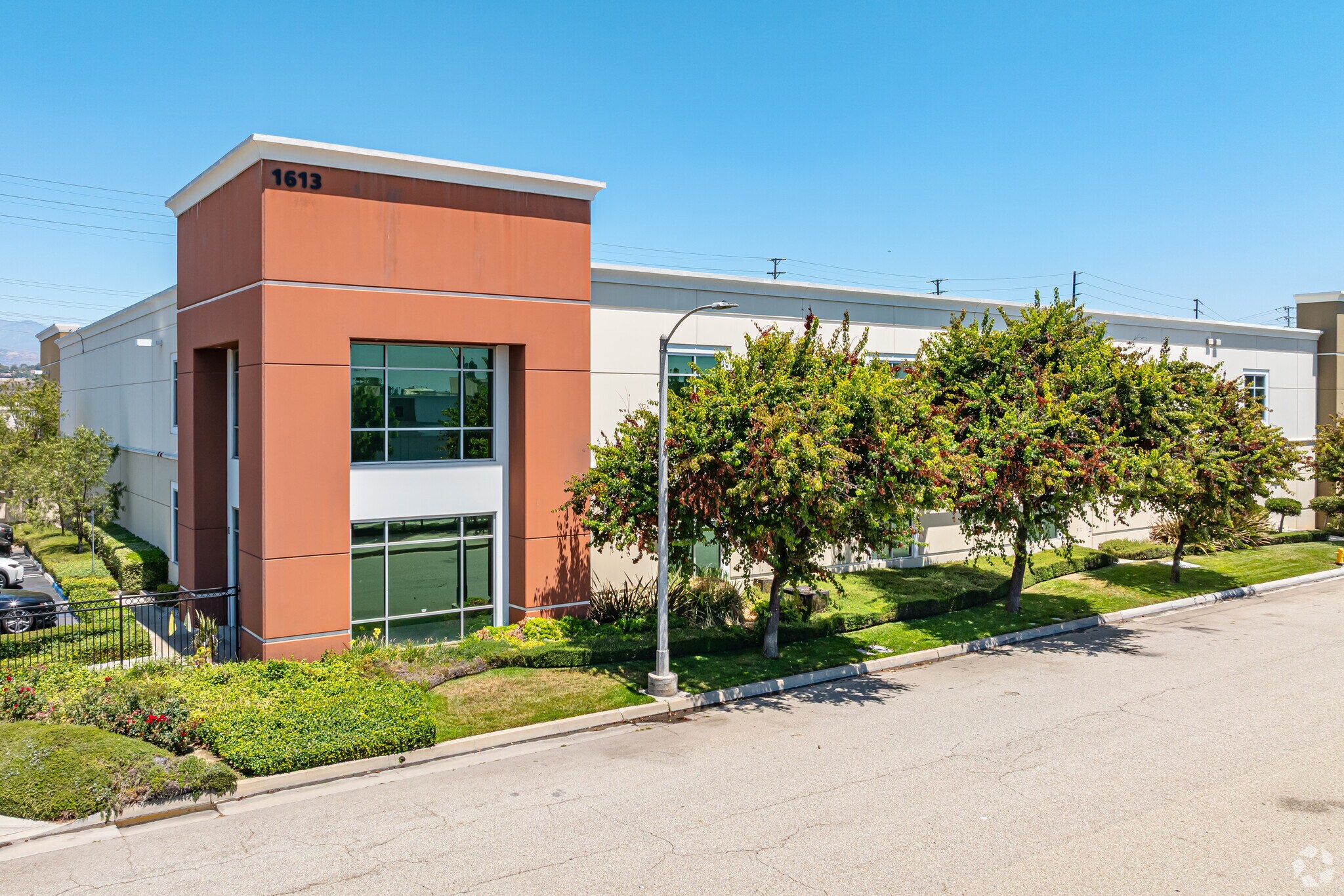 1613 W 2nd St, Pomona, CA à louer Photo principale– Image 1 sur 5