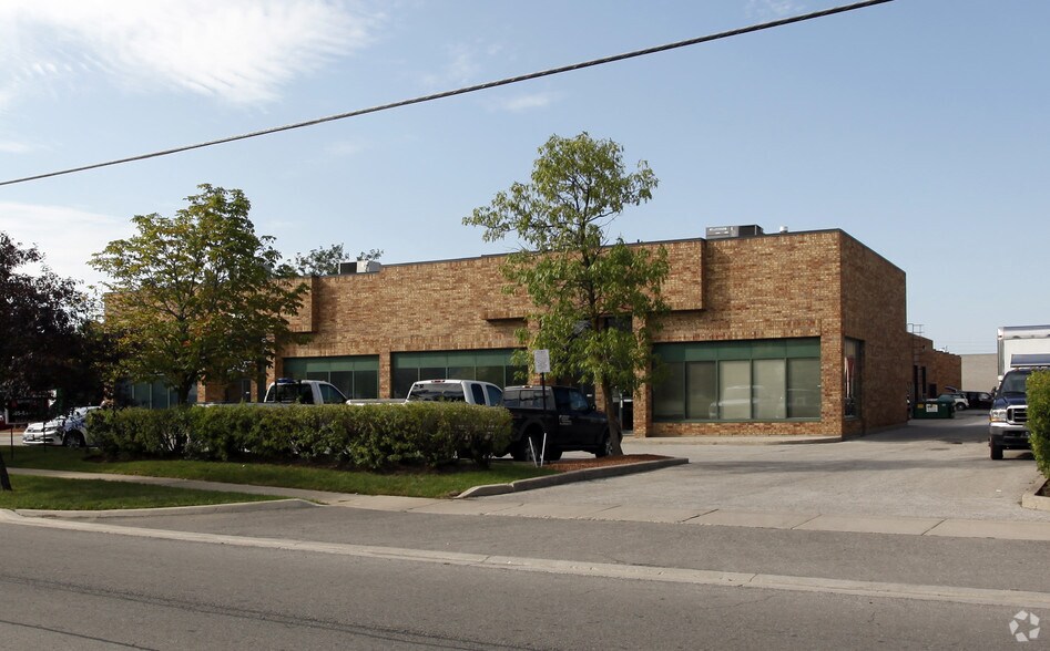 6730 Davand Dr, Mississauga, ON à louer - Photo de l’immeuble – Image 2 sur 6