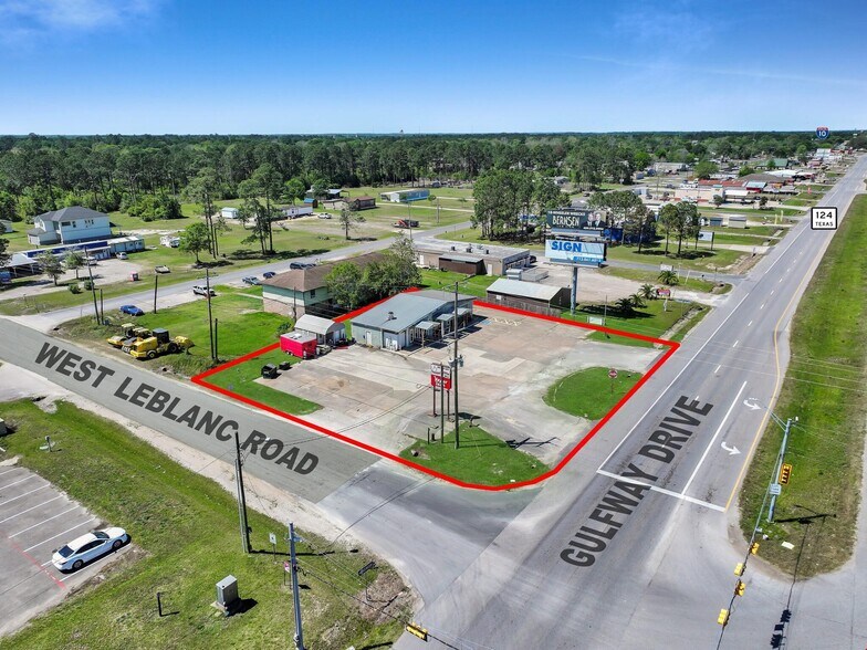 1220 Highway 124, Winnie, TX à vendre - Photo de l’immeuble – Image 1 sur 24