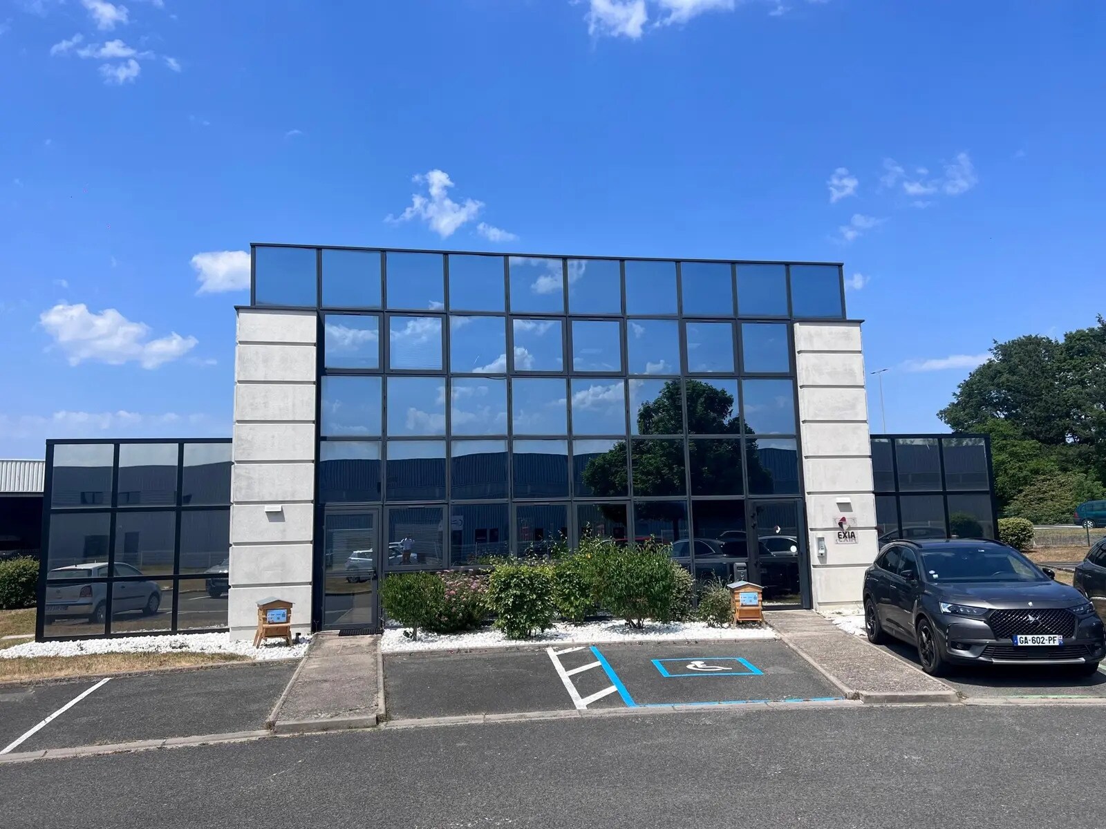 500 Rue Francis Perrin, Saran à louer Photo de l’immeuble– Image 1 sur 11