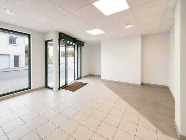 Plus de détails pour Local commercial à vendre