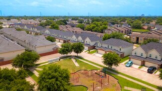 Plus de détails pour 9800 S Kirkwood Rd, Houston, TX - Logement à vendre