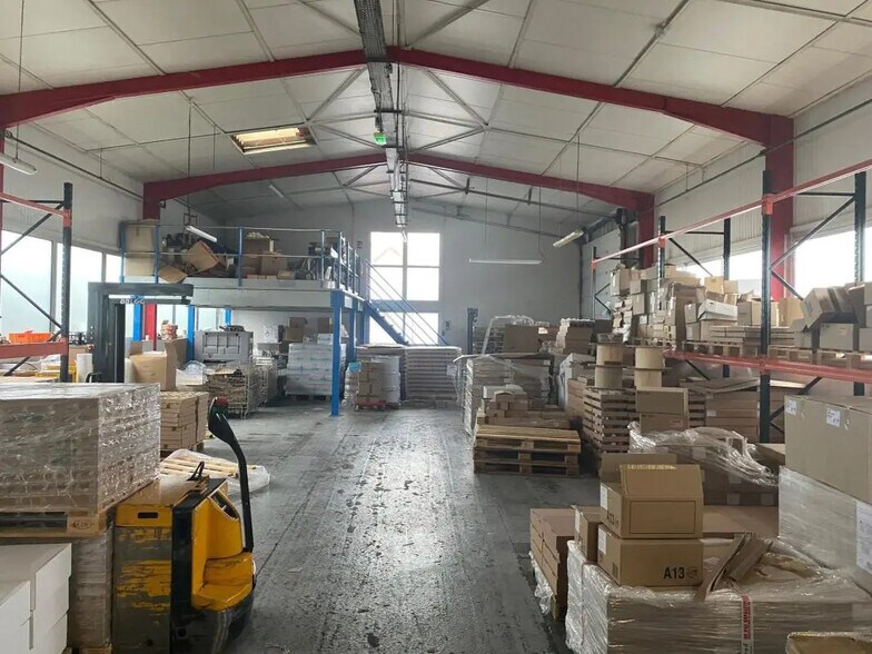 Local d'activités dans Argenteuil à vendre - Photo intérieure – Image 1 sur 4