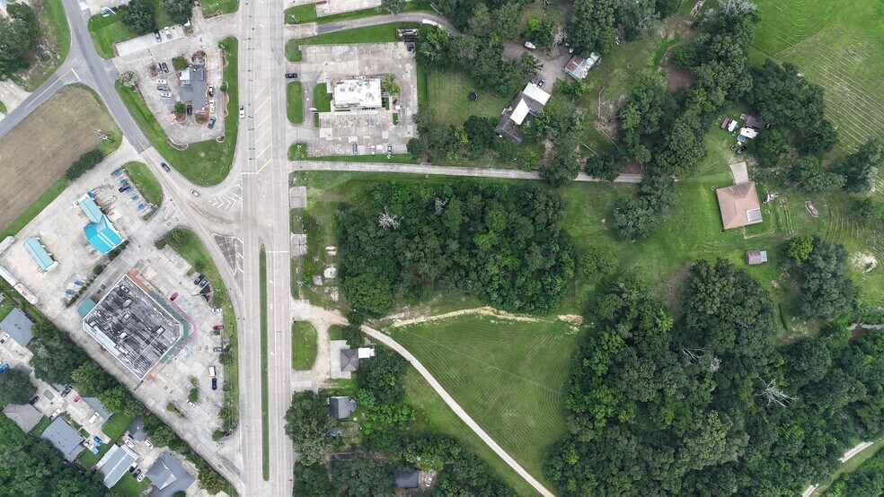 14200 Greenwell Springs Rd, Greenwell Springs, LA à vendre - Photo principale – Image 1 sur 4