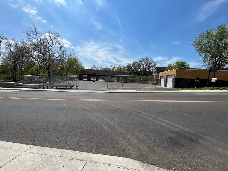 700 Sterigere St, Norristown, PA à louer - Photo de l’immeuble – Image 3 sur 6