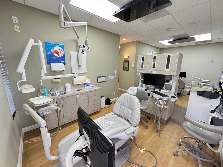 1655 Thousand Oaks Blvd, Thousand Oaks, CA à louer - Photo de l’immeuble – Image 3 sur 9